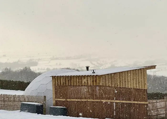 Deerstone Glamping-Boulsworth Hill Dome Hot Tub