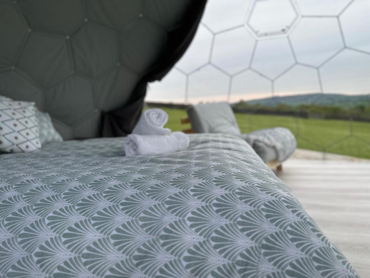 Deerstone Glamping-boulsworth Hill Dome Hot Tub *