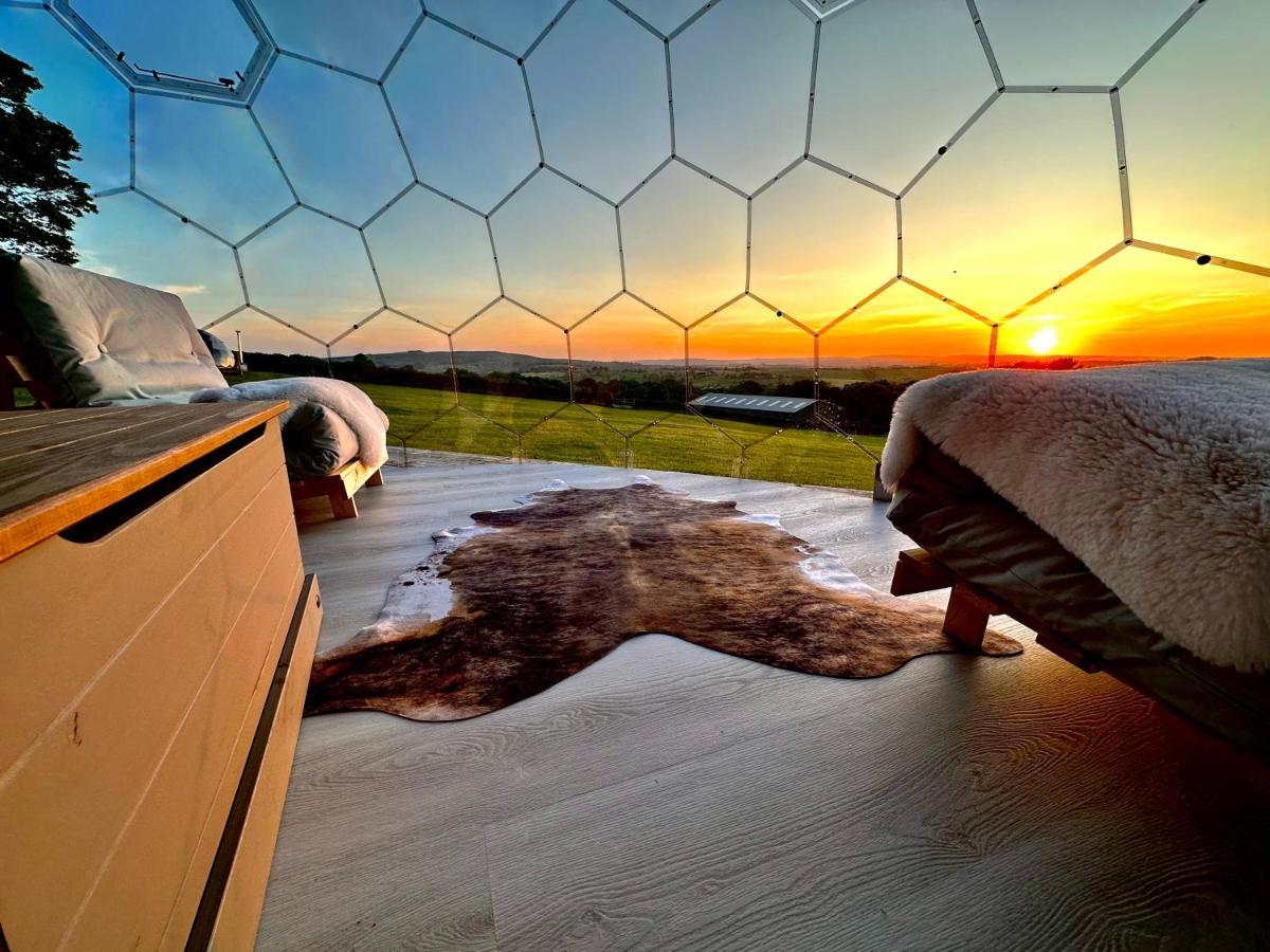 Deerstone Glamping-boulsworth Hill Dome Hot Tub Earby