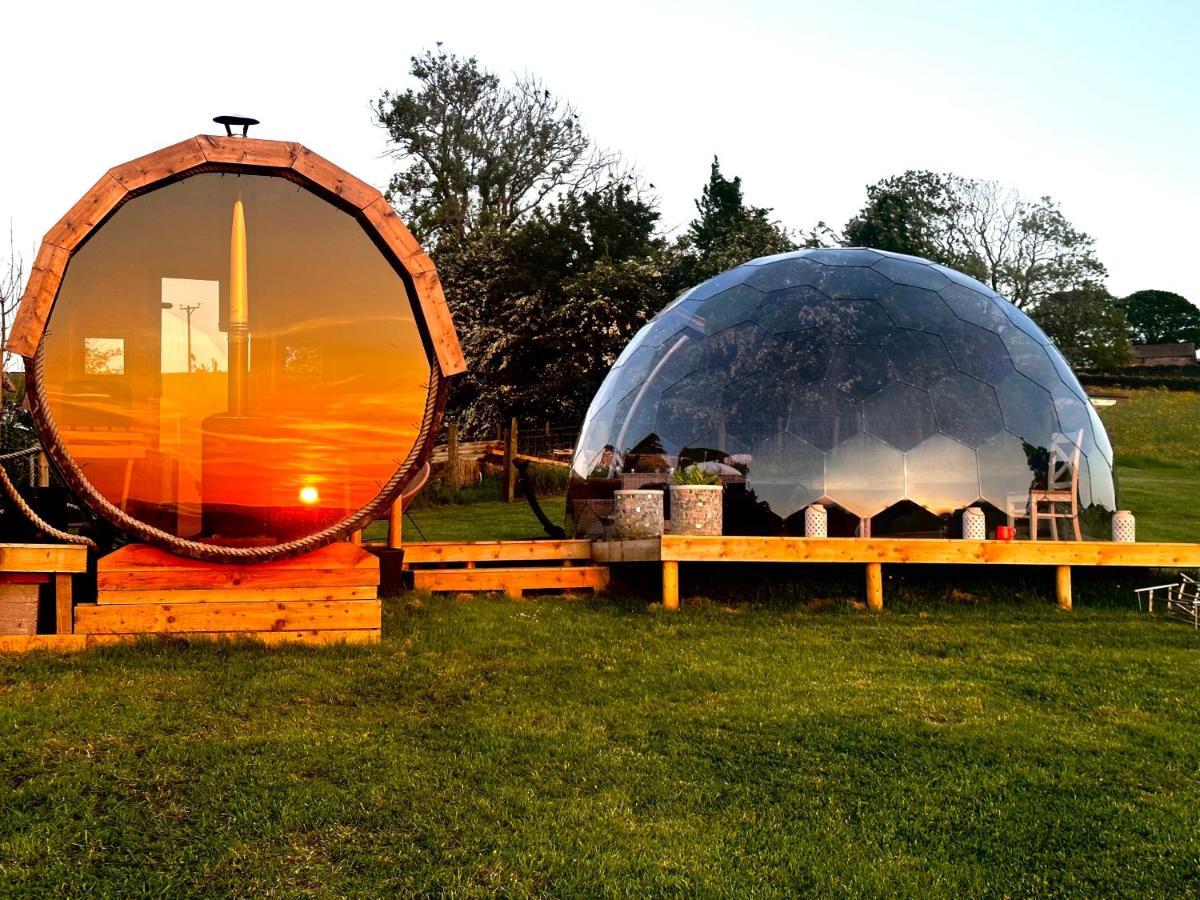 Luxury tent Deerstone Glamping-boulsworth Hill Dome Hot Tub