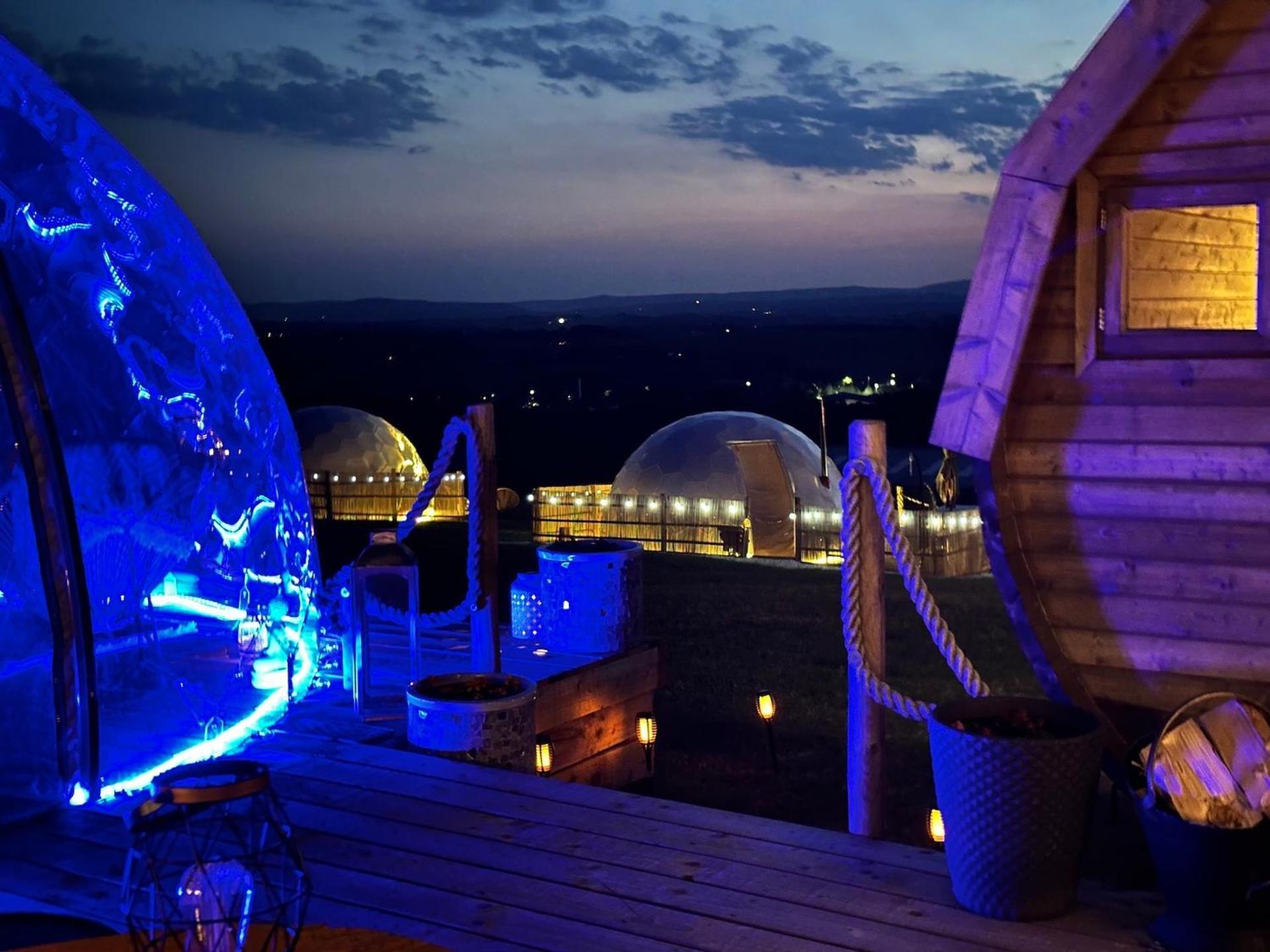 Роскошный шатер Deerstone Glamping-boulsworth Hill Dome Hot Tub