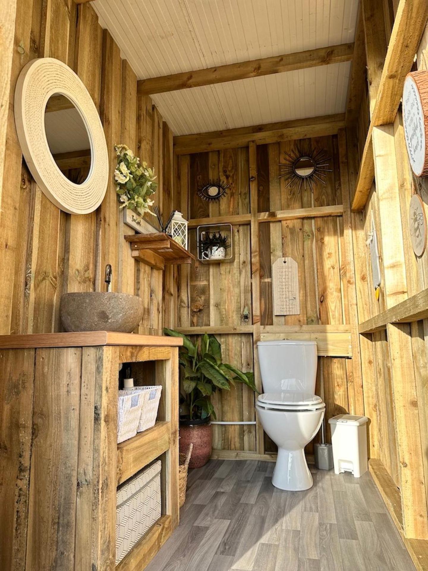 Luxury tent Deerstone Glamping-boulsworth Hill Dome Hot Tub *