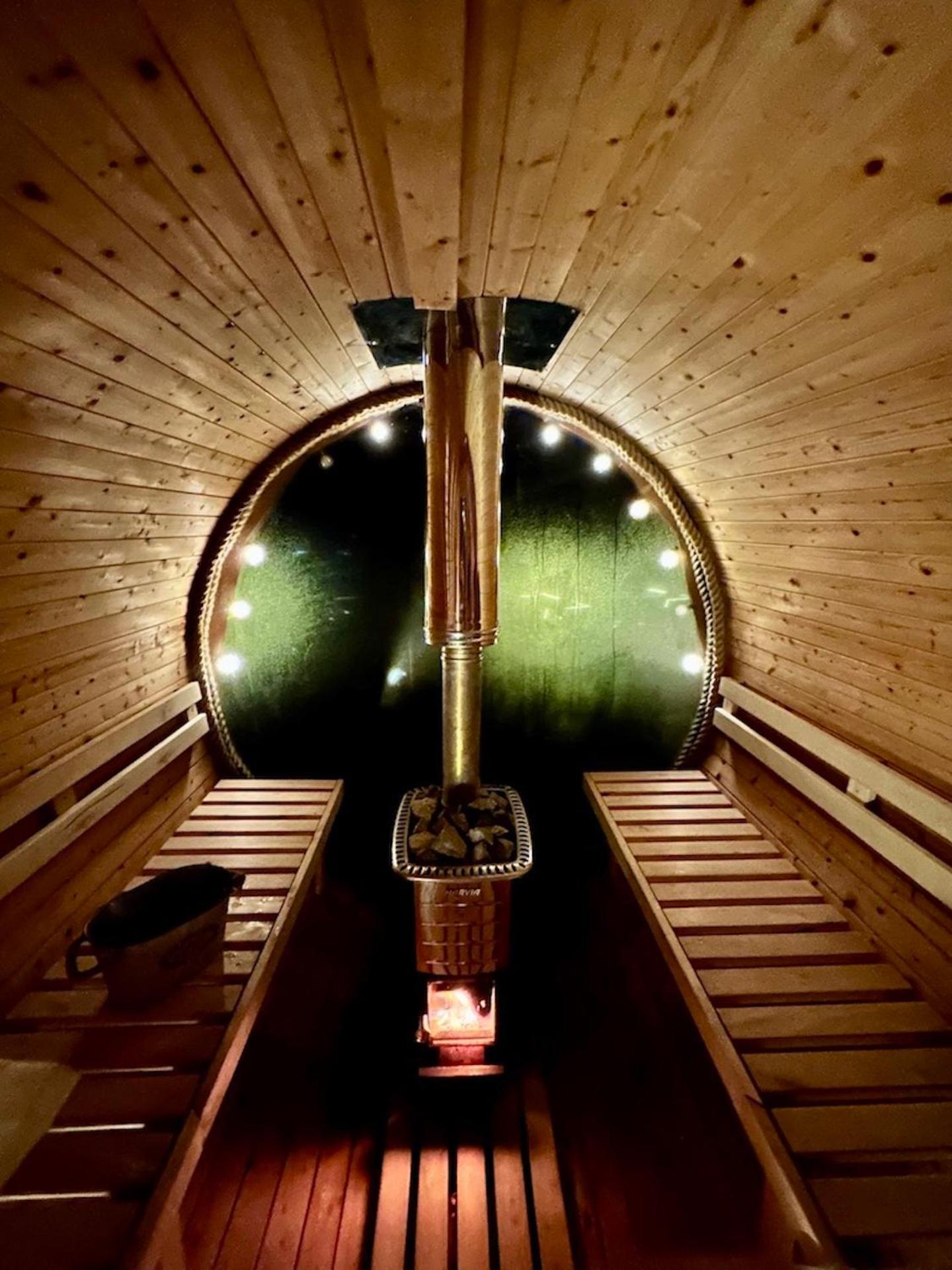 Deerstone Glamping-boulsworth Hill Dome Hot Tub Luxury tent Earby
