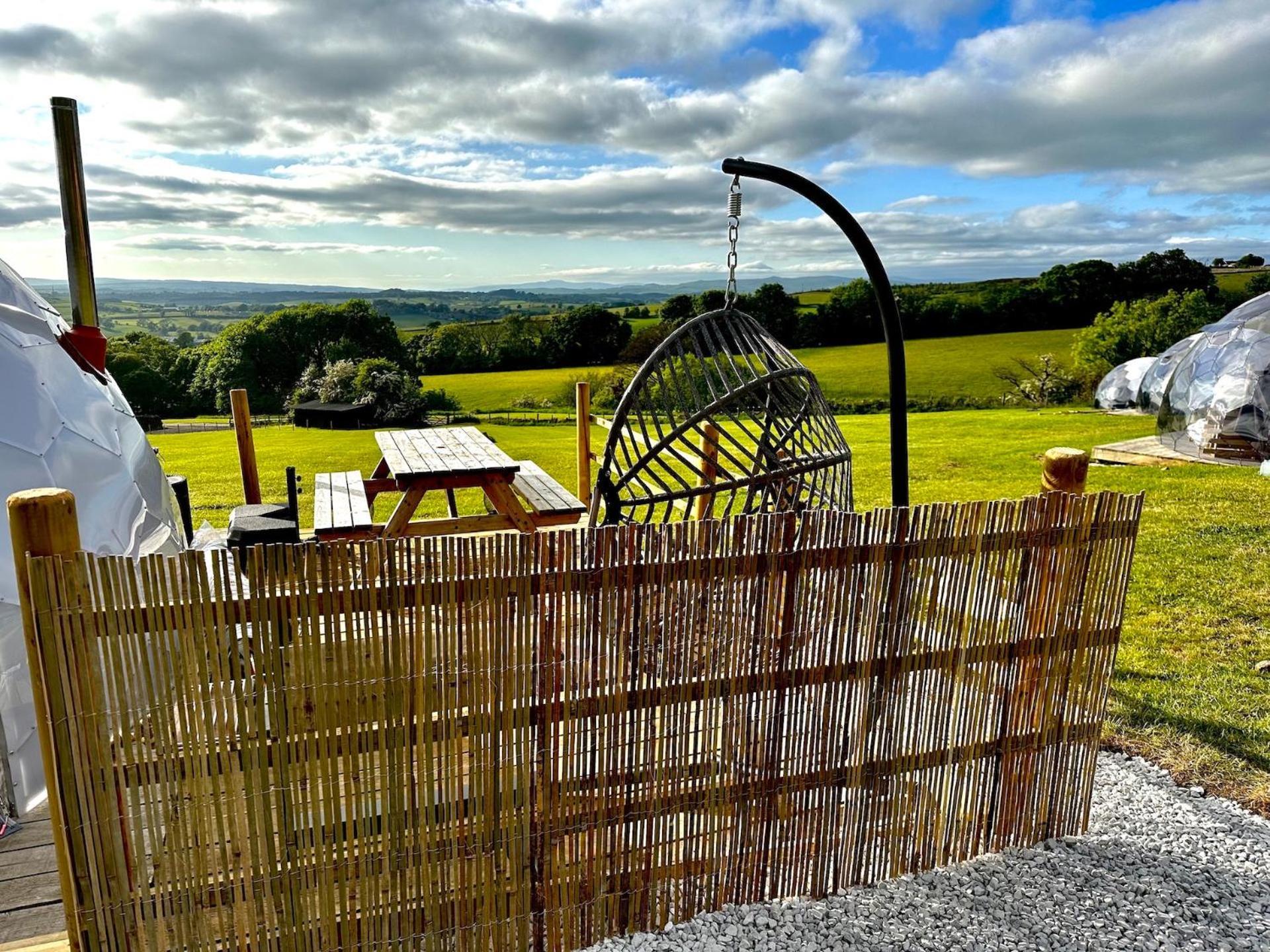 Deerstone Glamping-boulsworth Hill Dome Hot Tub Earby