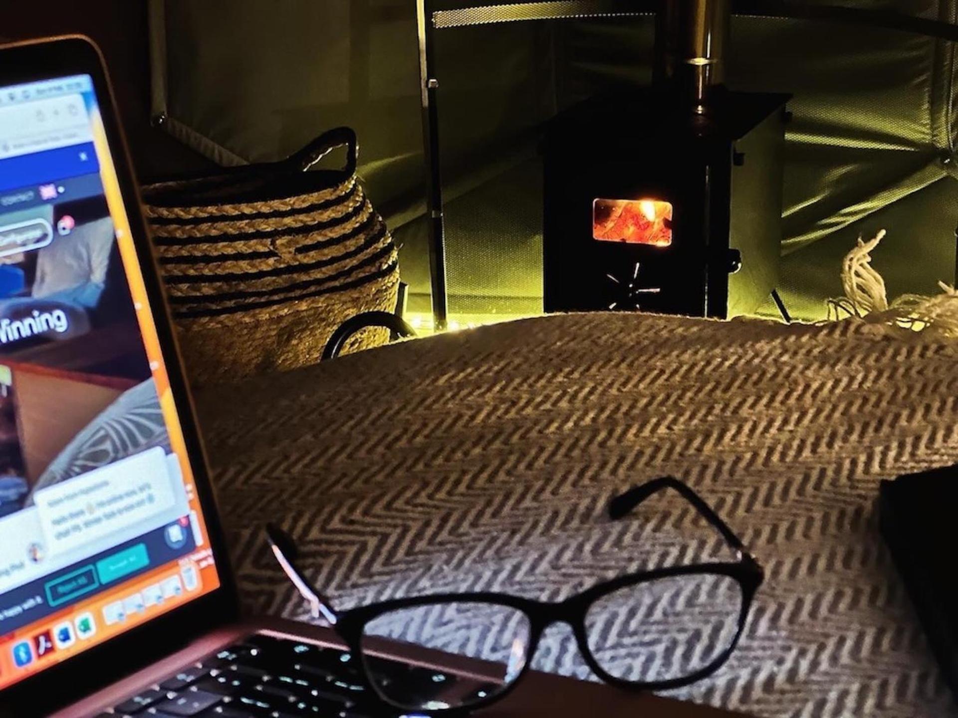 Luxury tent Deerstone Glamping-boulsworth Hill Dome Hot Tub *