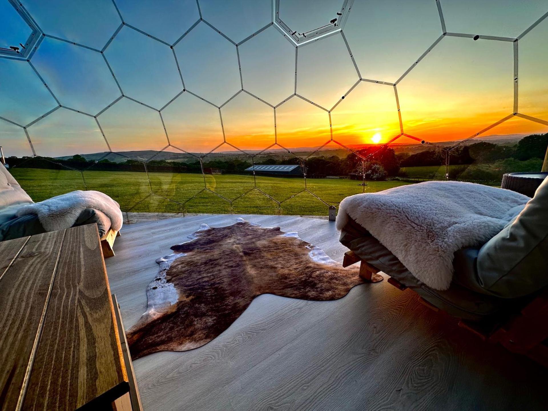 Deerstone Glamping-boulsworth Hill Dome Hot Tub *