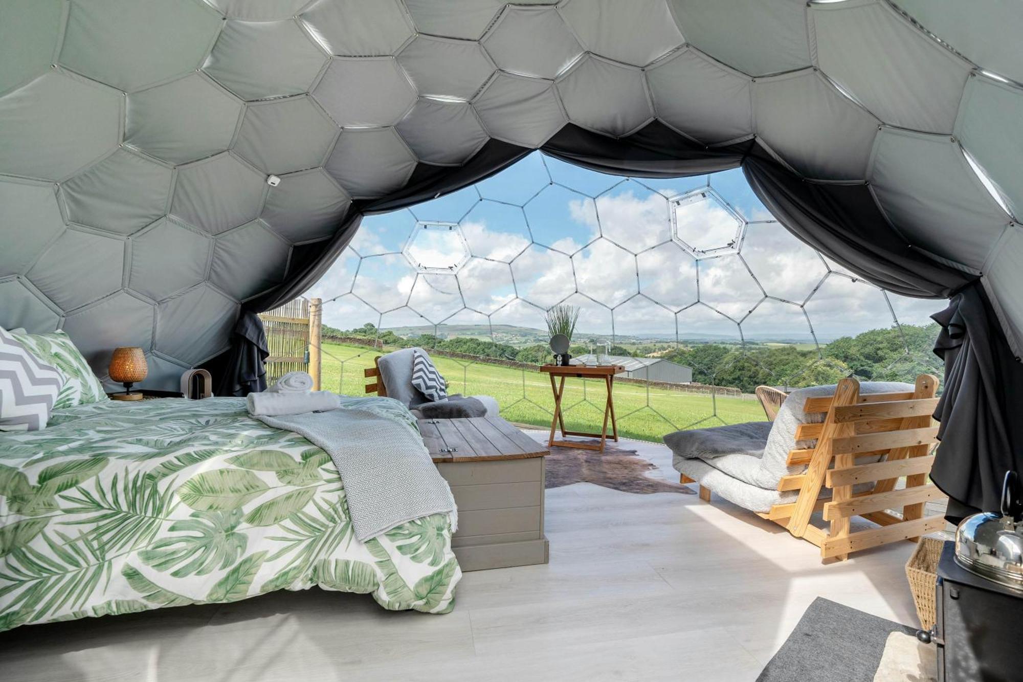 Deerstone Glamping-boulsworth Hill Dome Hot Tub Luxury tent *