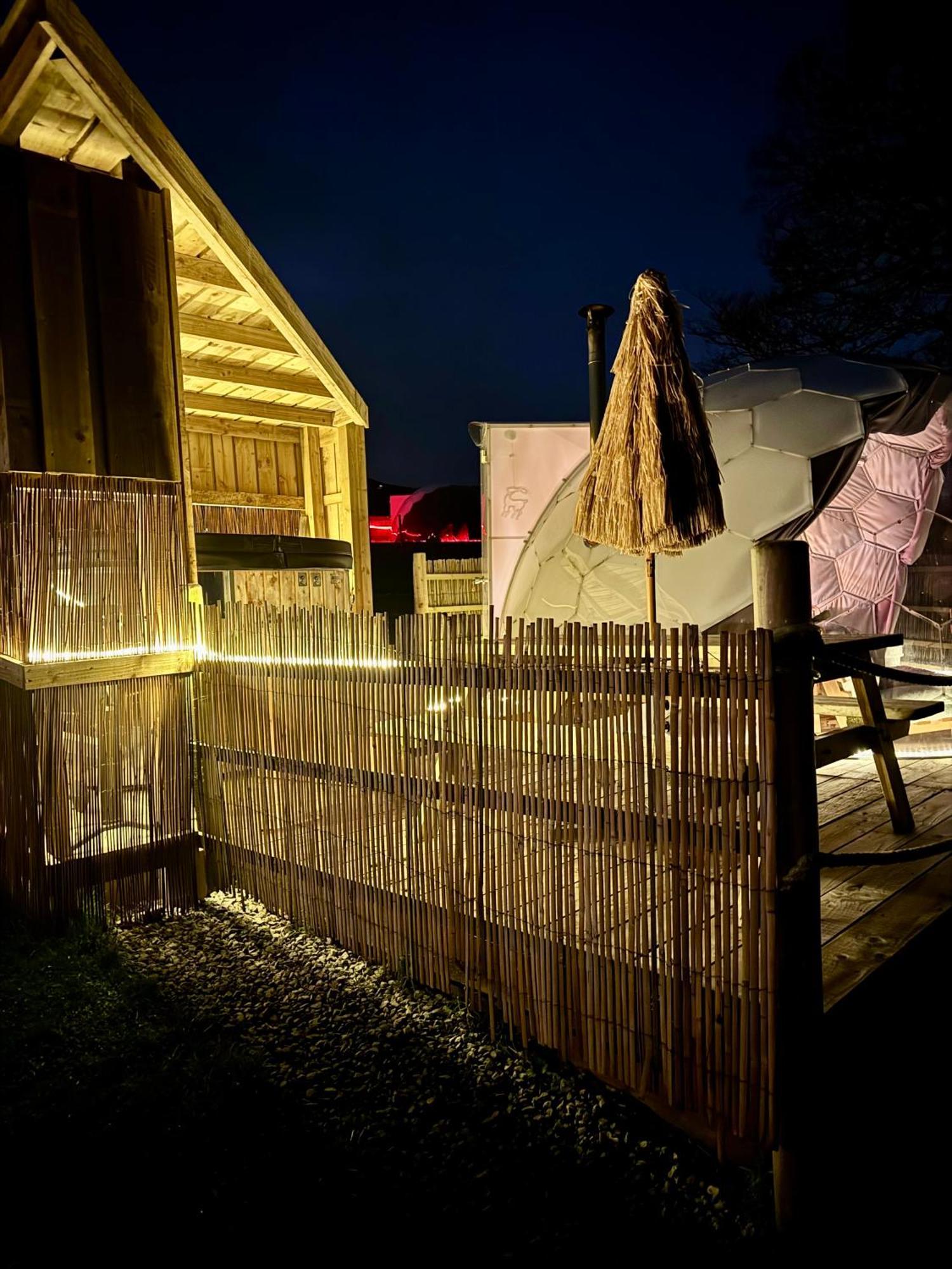 Luxury tent Deerstone Glamping-boulsworth Hill Dome Hot Tub Earby